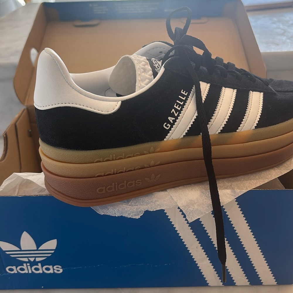 Brand new Adidas Gazelle Bold platform US size 7